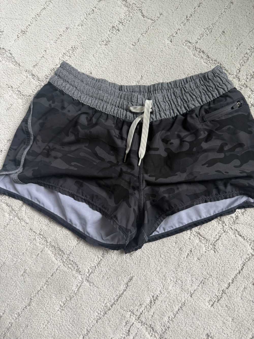 Vuori Black Camo Running Shorts Women’s small Lightweight Athletic